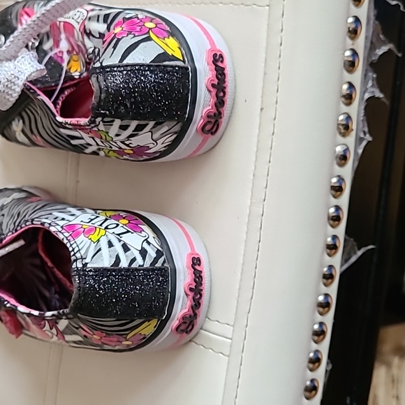 NWOT Skechers Love and Flowers girls sz 2 - Picture 4 of 5